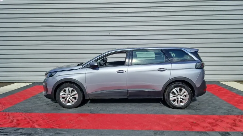 PEUGEOT 5008 -