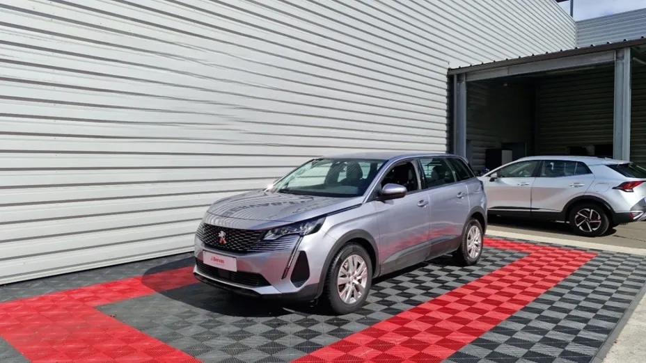 PEUGEOT 5008 -