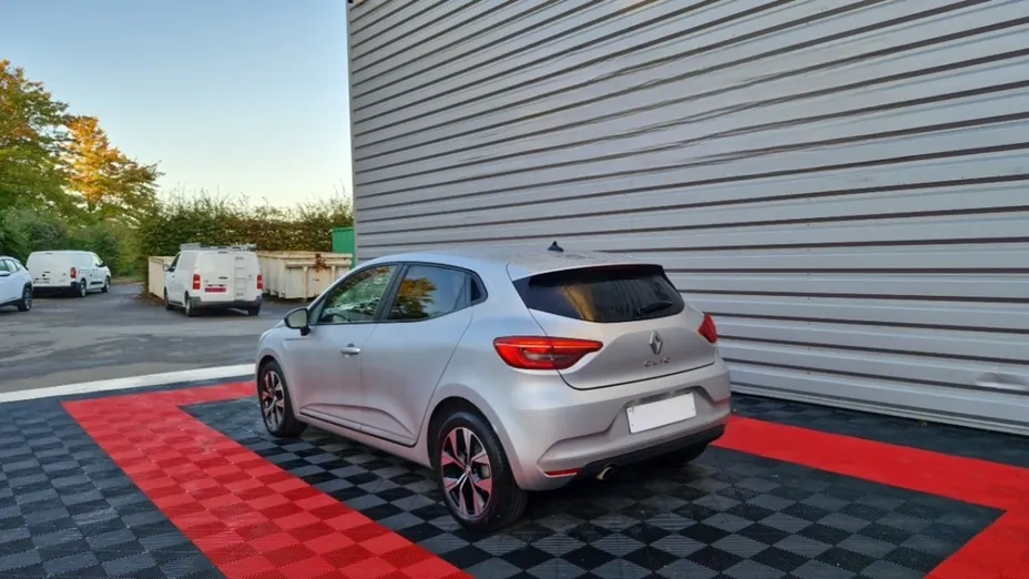 RENAULT Clio -