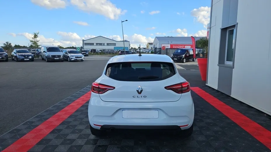 RENAULT Clio -