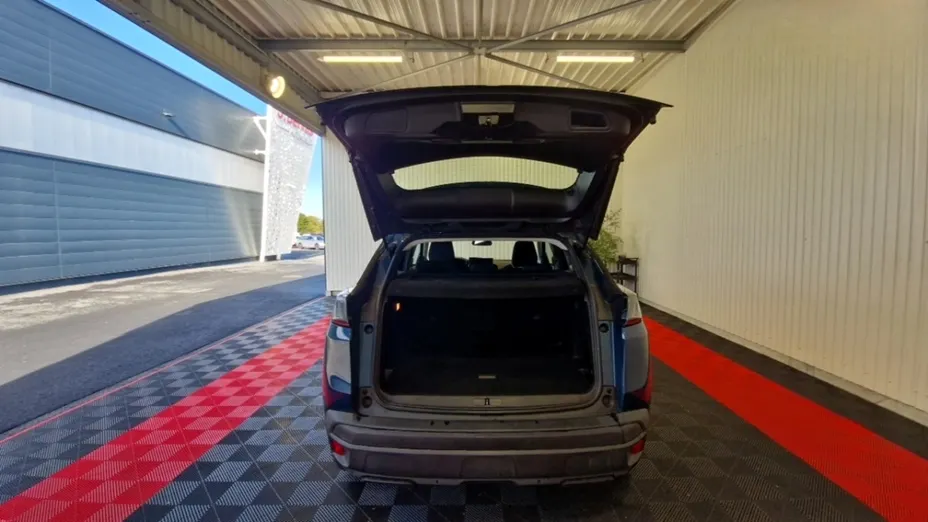 PEUGEOT 3008 -