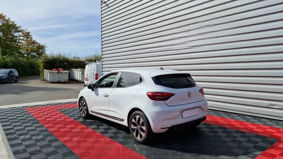 RENAULT Clio -