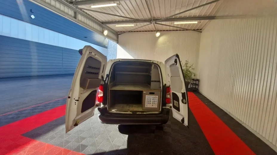 PEUGEOT Partner -