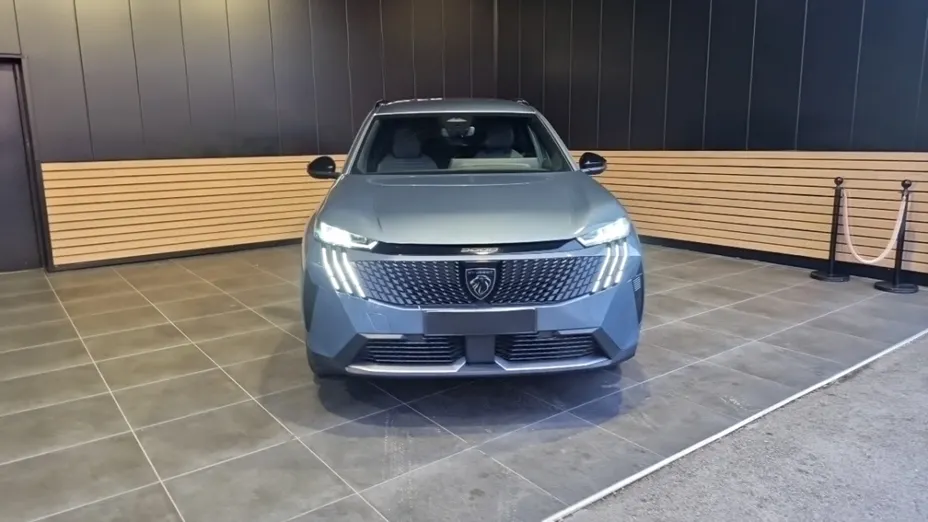 PEUGEOT 5008 -