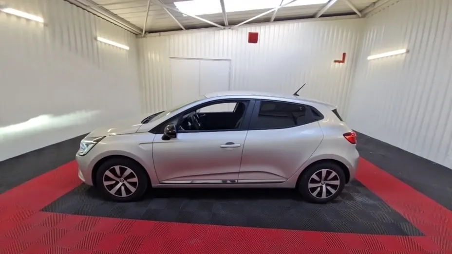 RENAULT Clio -
