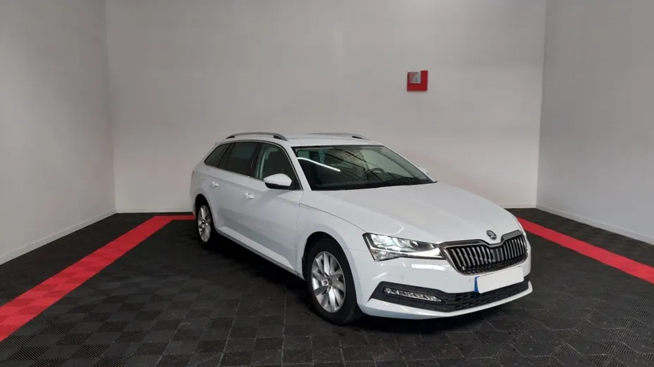 SKODA Superb -