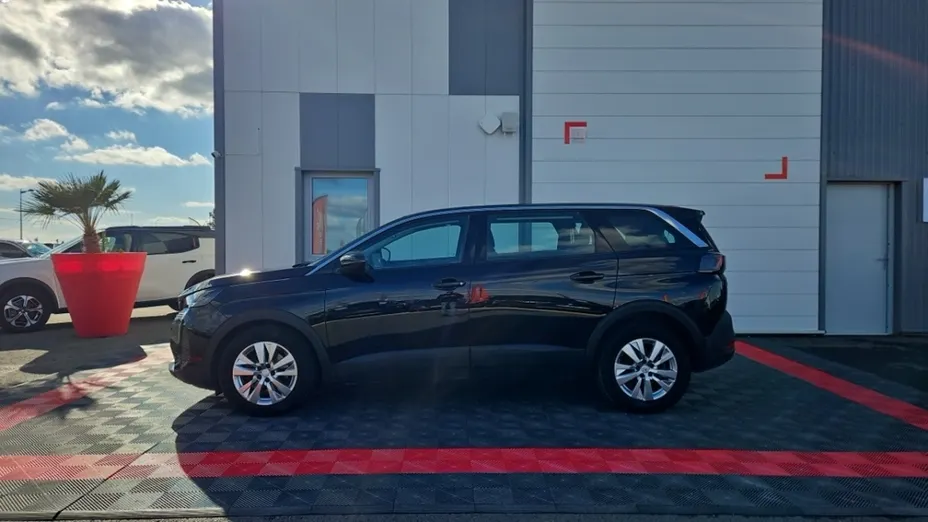 PEUGEOT 5008 -
