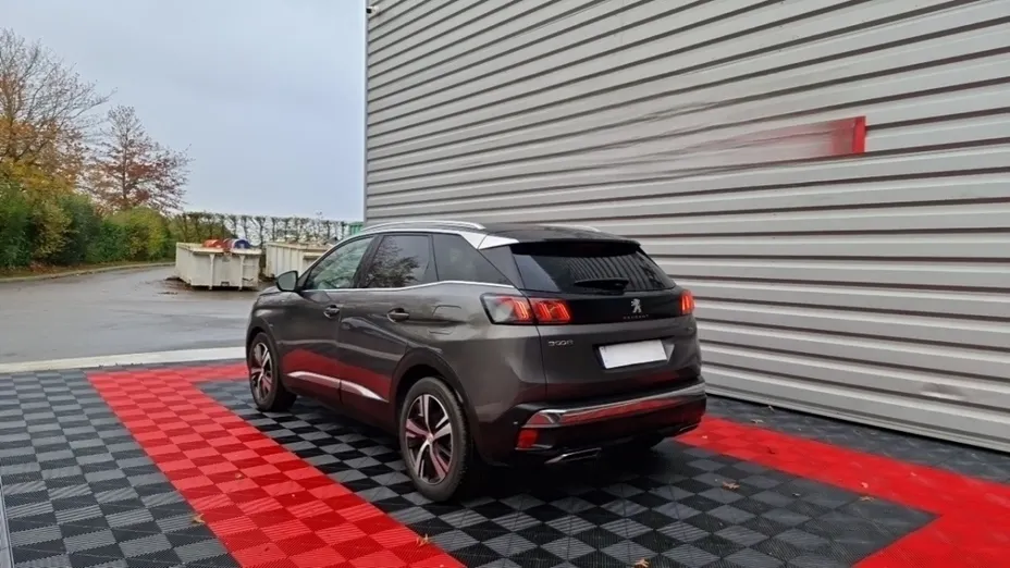 PEUGEOT 3008 -