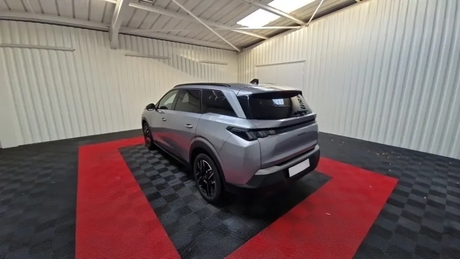 PEUGEOT 5008 -