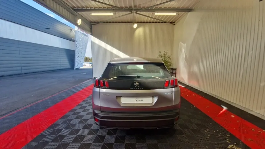 PEUGEOT 3008 -