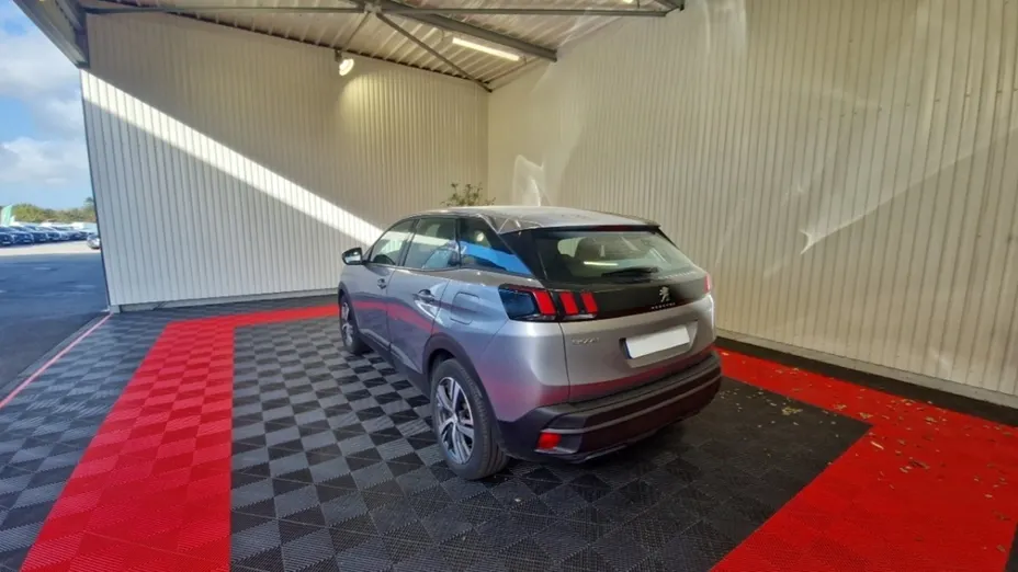 PEUGEOT 3008 -