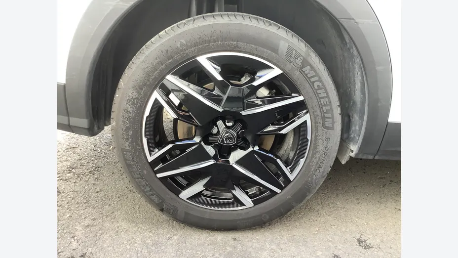 PEUGEOT 5008 -