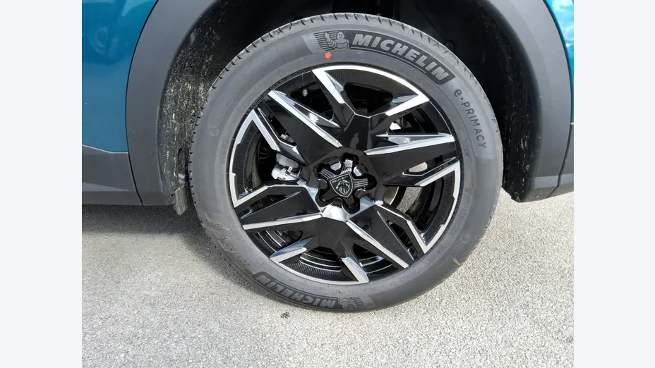 PEUGEOT 3008 -