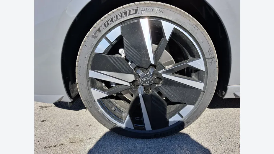 PEUGEOT 308 -