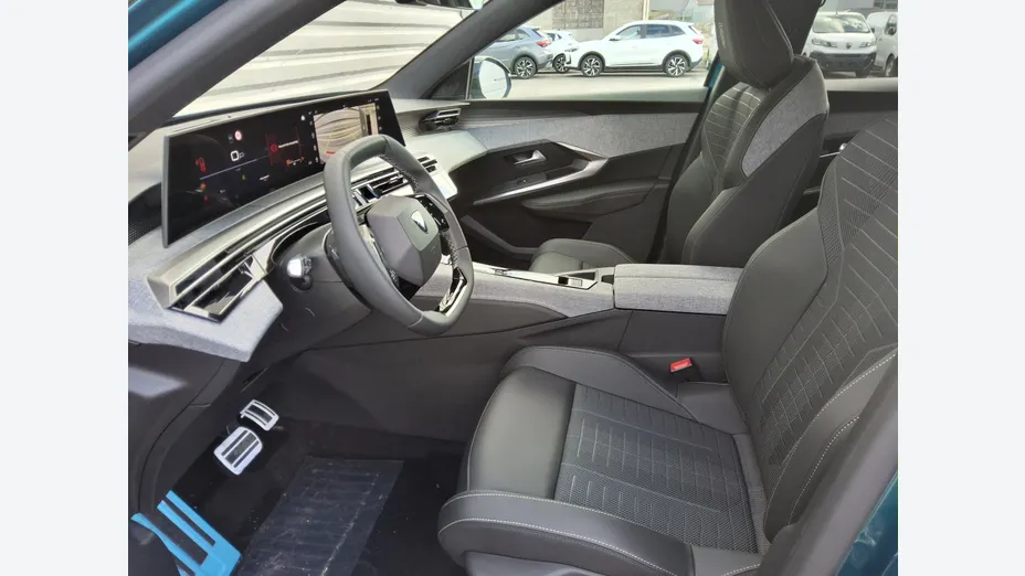 PEUGEOT 3008 -