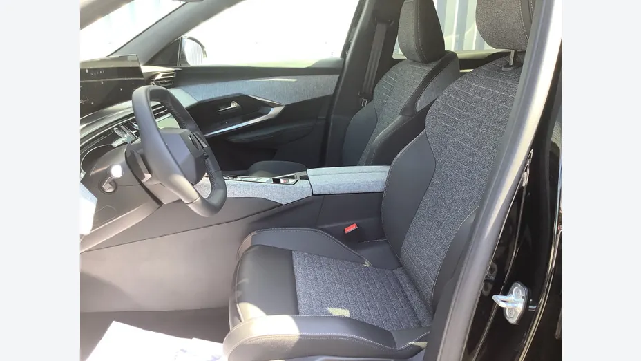 PEUGEOT 5008 -