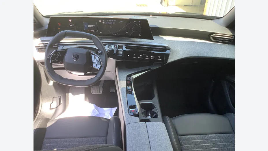 PEUGEOT 5008 -