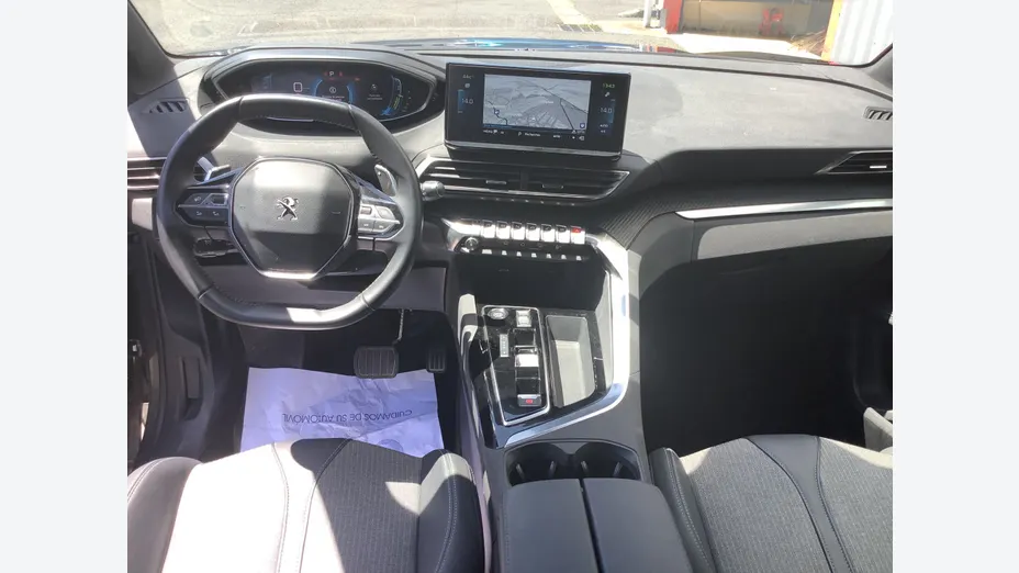 PEUGEOT 3008 -