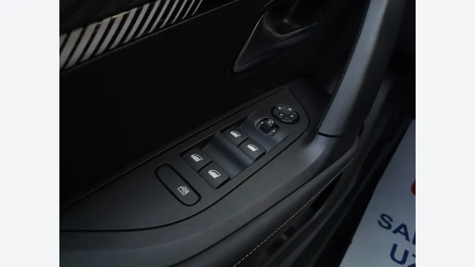 PEUGEOT 2008 2008 1.2 PureTech Allure S&S EAT8