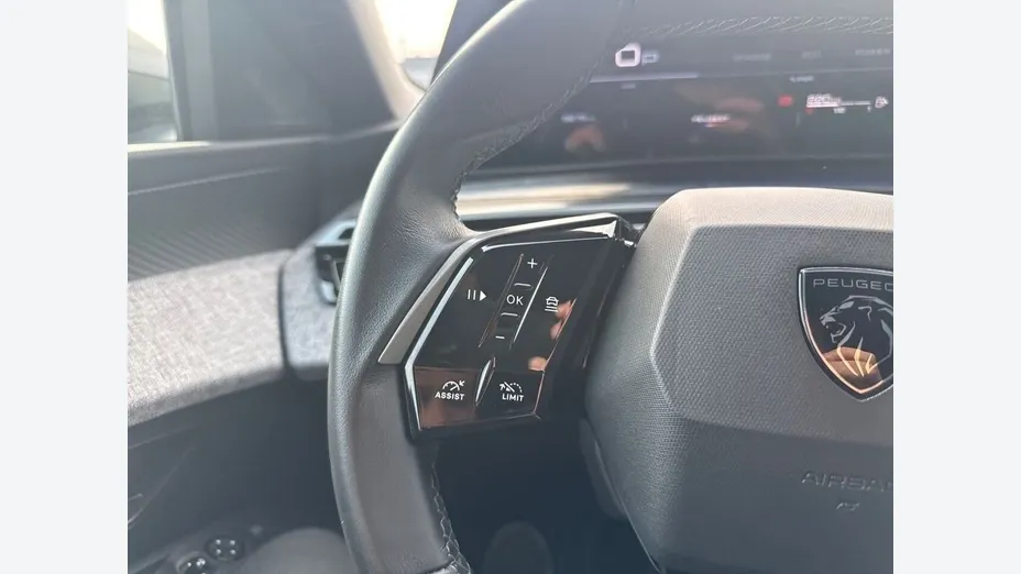 PEUGEOT 3008 3008 1.2 PureTech mHEV Allure e-DCS6