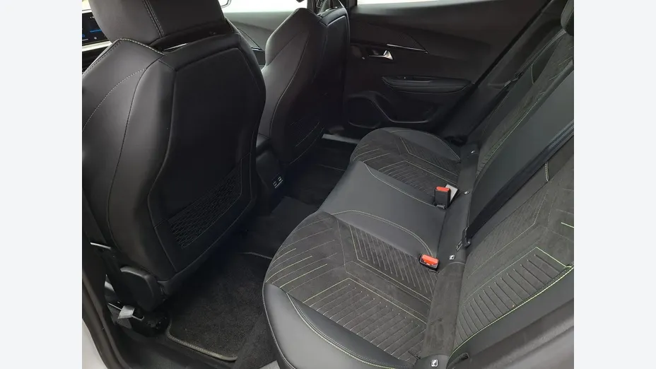 PEUGEOT 2008 2008 PureTech mHEV GT e-DCS6
