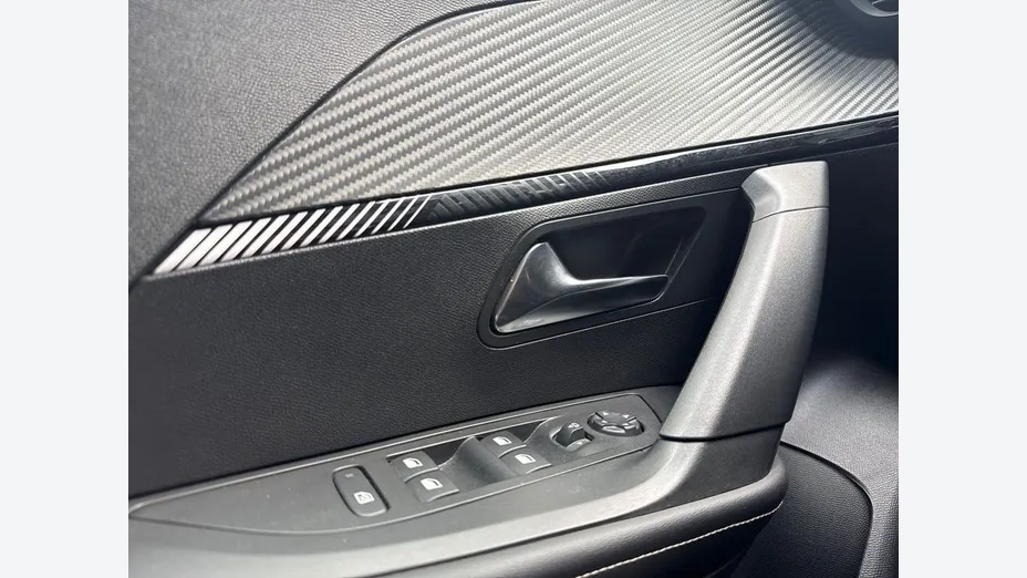 PEUGEOT 2008 2008 PureTech 130 Allure S&S EAT8